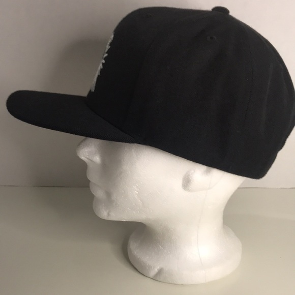 Vans Off the Wall SnapBack Cap - Picture 2 of 6